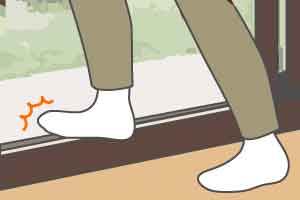 引違い窓の段差軽減（一般的なカバー工法）